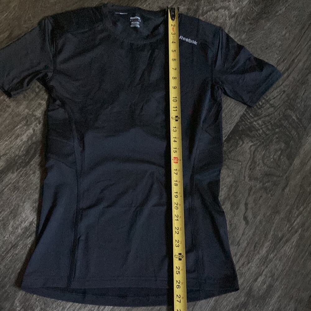 NWOT Reebok Play Dry Fitted Shirt Sz Medium - Picture 3 of 6